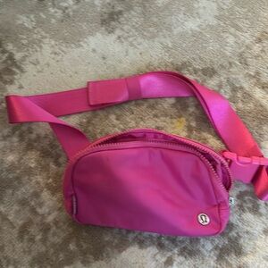 Lululemon fanny pack never worn